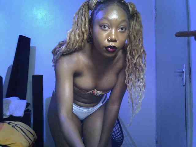 SpicyMackenzie1 webcam