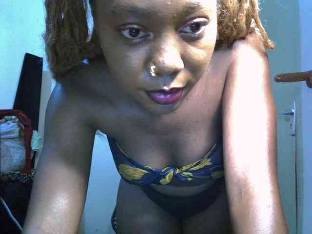 SpicyMackenzie1 webcam