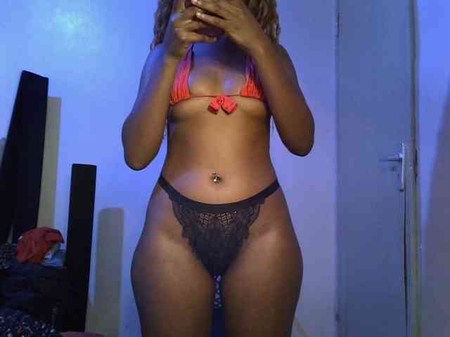 SpicyMackenzie1 webcam