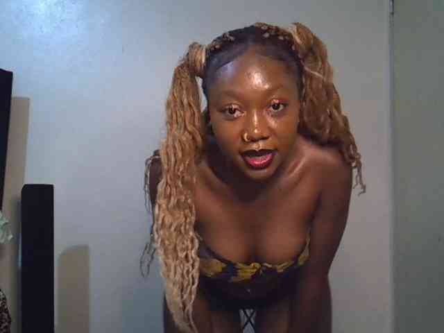 SpicyMackenzie1 webcam