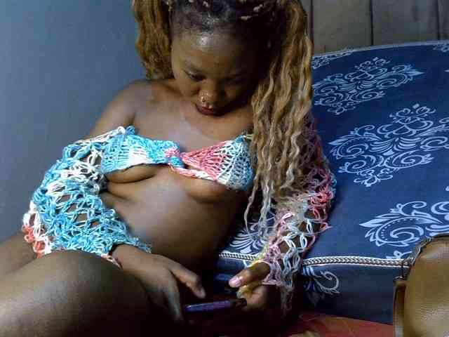 SpicyMackenzie1 webcam