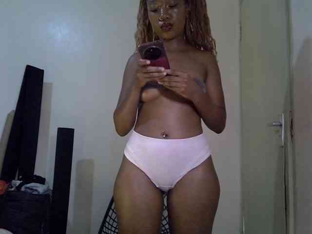 SpicyMackenzie1 webcam