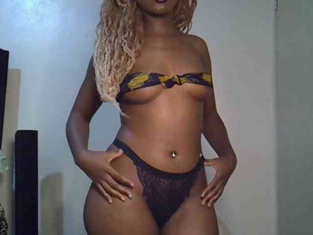 SpicyMackenzie1 webcam