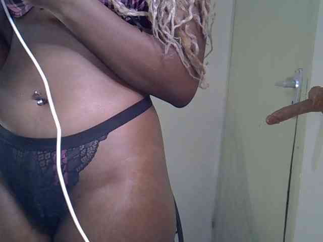 SpicyMackenzie1 webcam