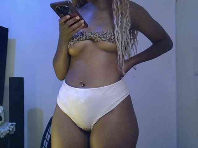 SpicyMackenzie1 webcam