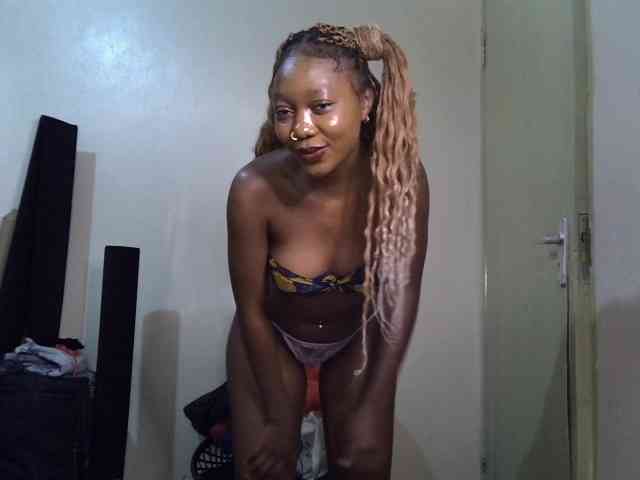 SpicyMackenzie1 webcam