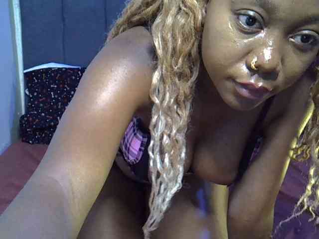 SpicyMackenzie1 webcam