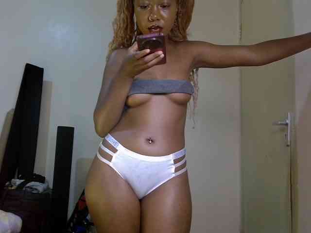 SpicyMackenzie1 webcam