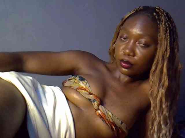 SpicyMackenzie1 webcam