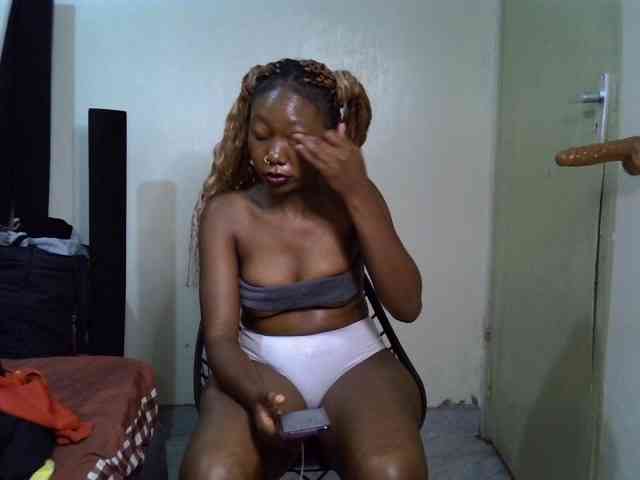 SpicyMackenzie1 webcam