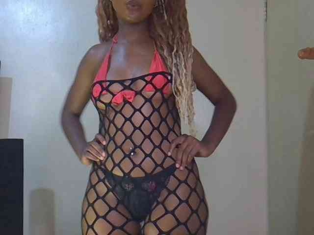 SpicyMackenzie1 webcam