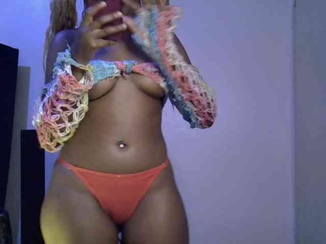 SpicyMackenzie1 webcam