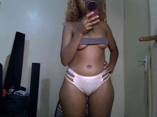 SpicyMackenzie1 webcam