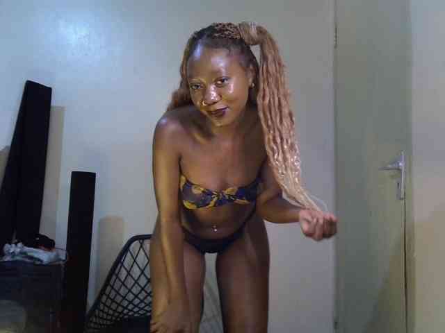 SpicyMackenzie1 webcam