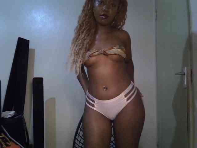 SpicyMackenzie1 webcam