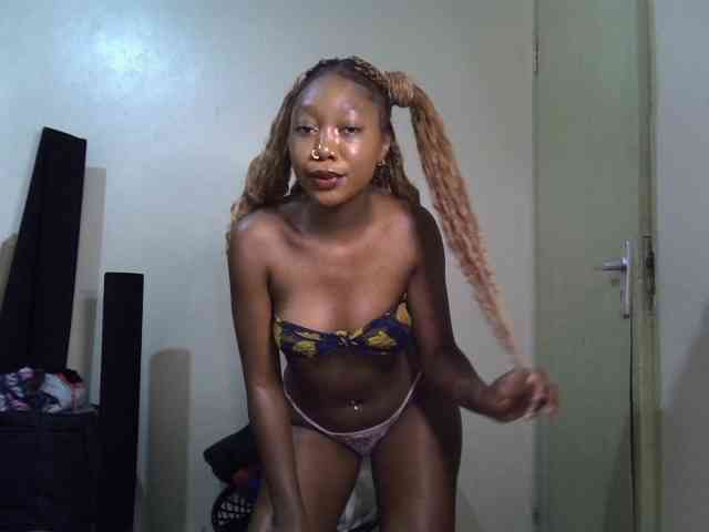 SpicyMackenzie1 webcam