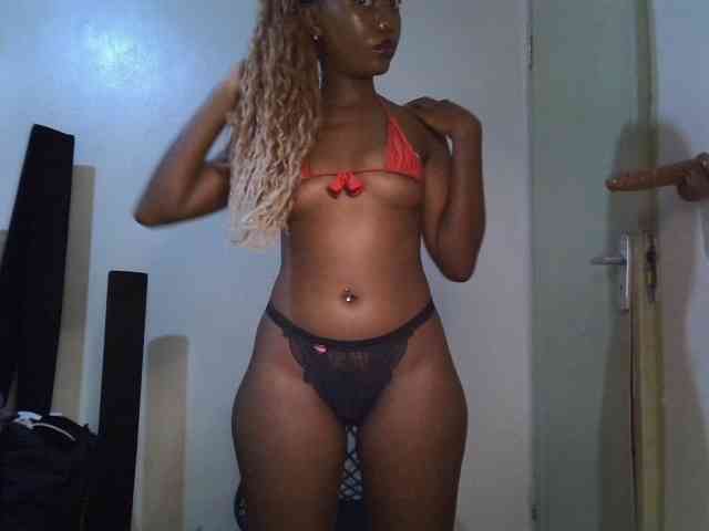 SpicyMackenzie1 webcam