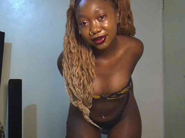 SpicyMackenzie1 webcam