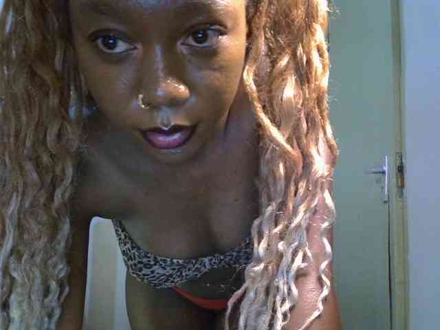 SpicyMackenzie1 webcam