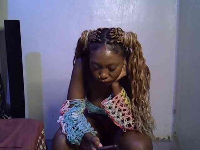 SpicyMackenzie1 webcam