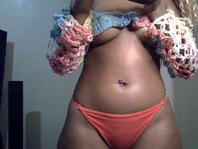 SpicyMackenzie1 Live Webcam on BongaCams