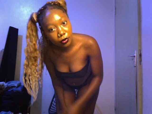 SpicyMackenzie1 webcam