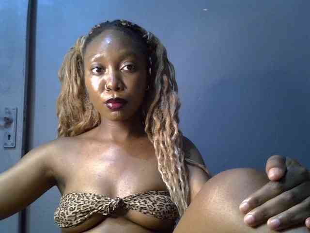 SpicyMackenzie1 webcam