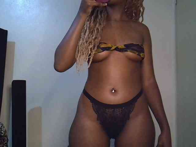 SpicyMackenzie1 webcam