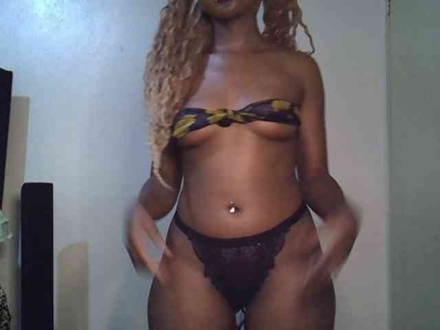 SpicyMackenzie1 webcam