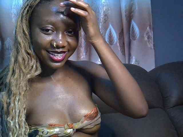 SpicyMackenzie1 webcam