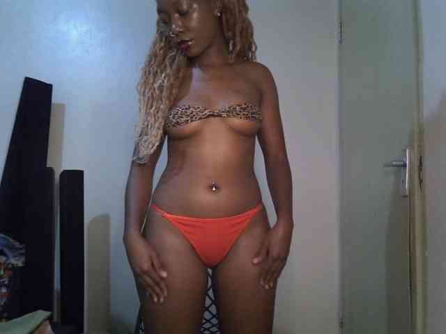 SpicyMackenzie1 webcam