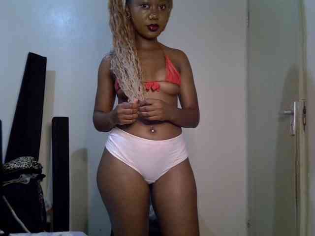 SpicyMackenzie1 webcam