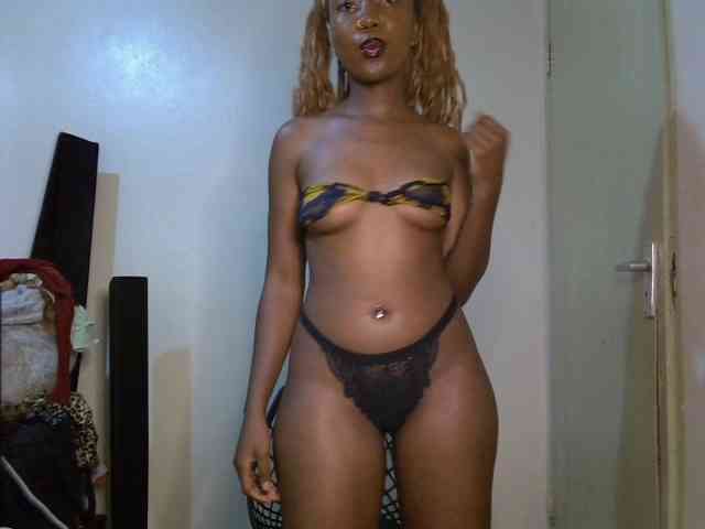 SpicyMackenzie1 webcam