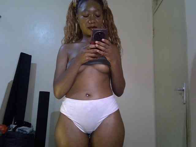 SpicyMackenzie1 webcam