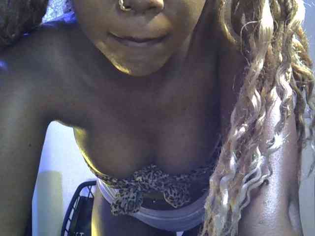 SpicyMackenzie1 webcam