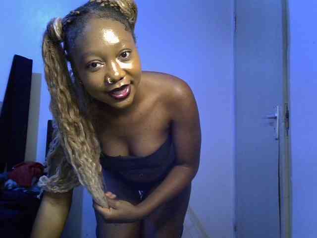 SpicyMackenzie1 webcam