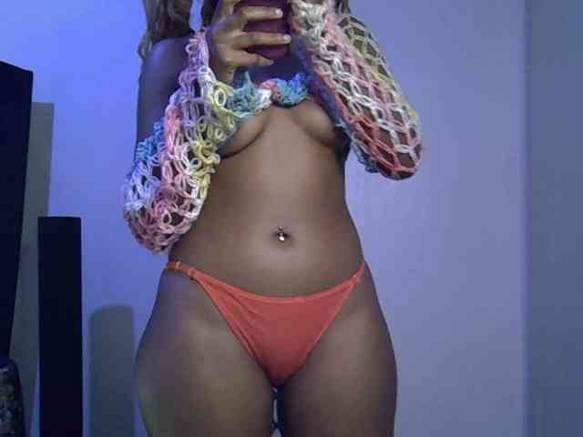 SpicyMackenzie1 webcam