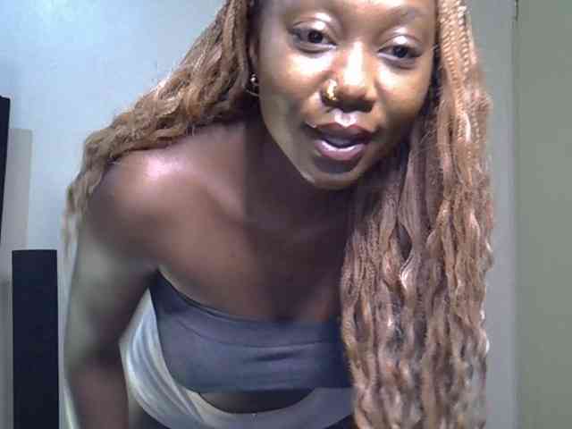 SpicyMackenzie1 webcam