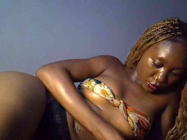 SpicyMackenzie1 webcam