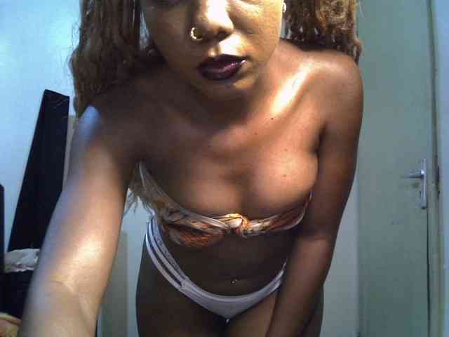 SpicyMackenzie1 webcam