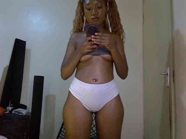 SpicyMackenzie1 webcam