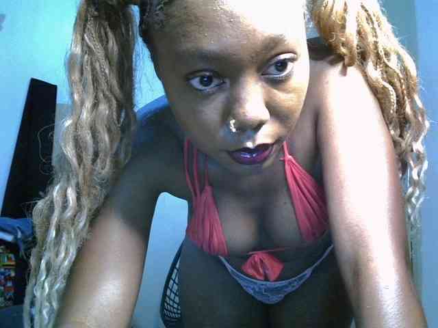 SpicyMackenzie1 webcam