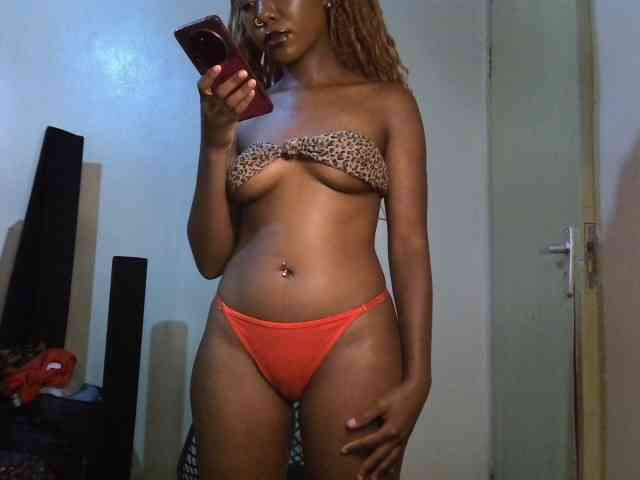 SpicyMackenzie1 webcam