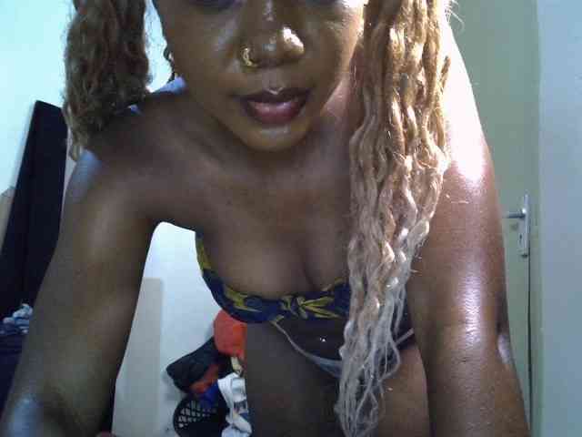 SpicyMackenzie1 webcam