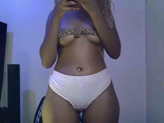 SpicyMackenzie1 webcam