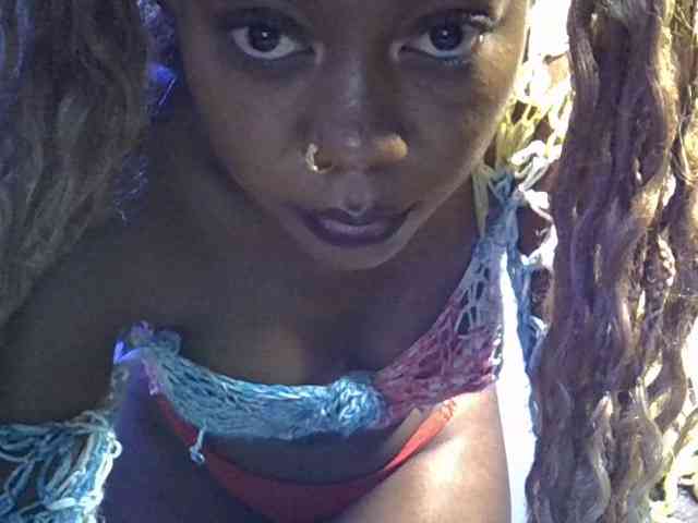 SpicyMackenzie1 webcam