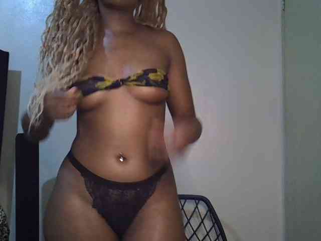 SpicyMackenzie1 webcam