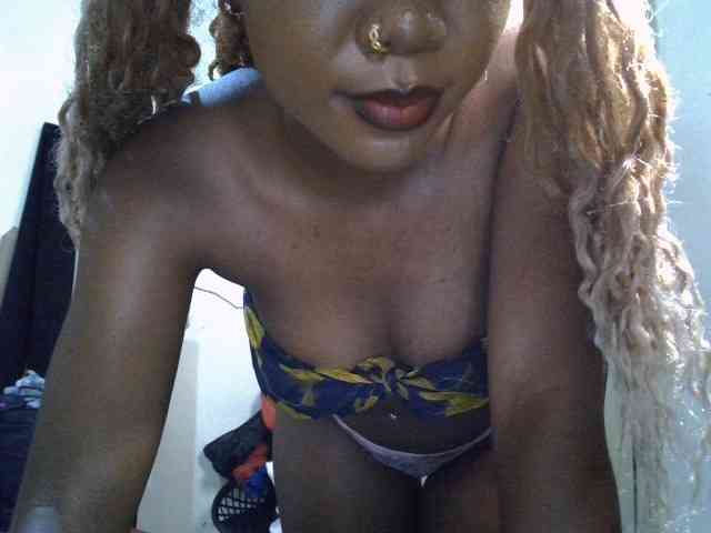 SpicyMackenzie1 webcam