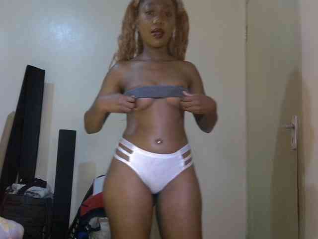 SpicyMackenzie1 webcam