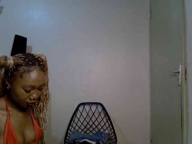 SpicyMackenzie1 webcam